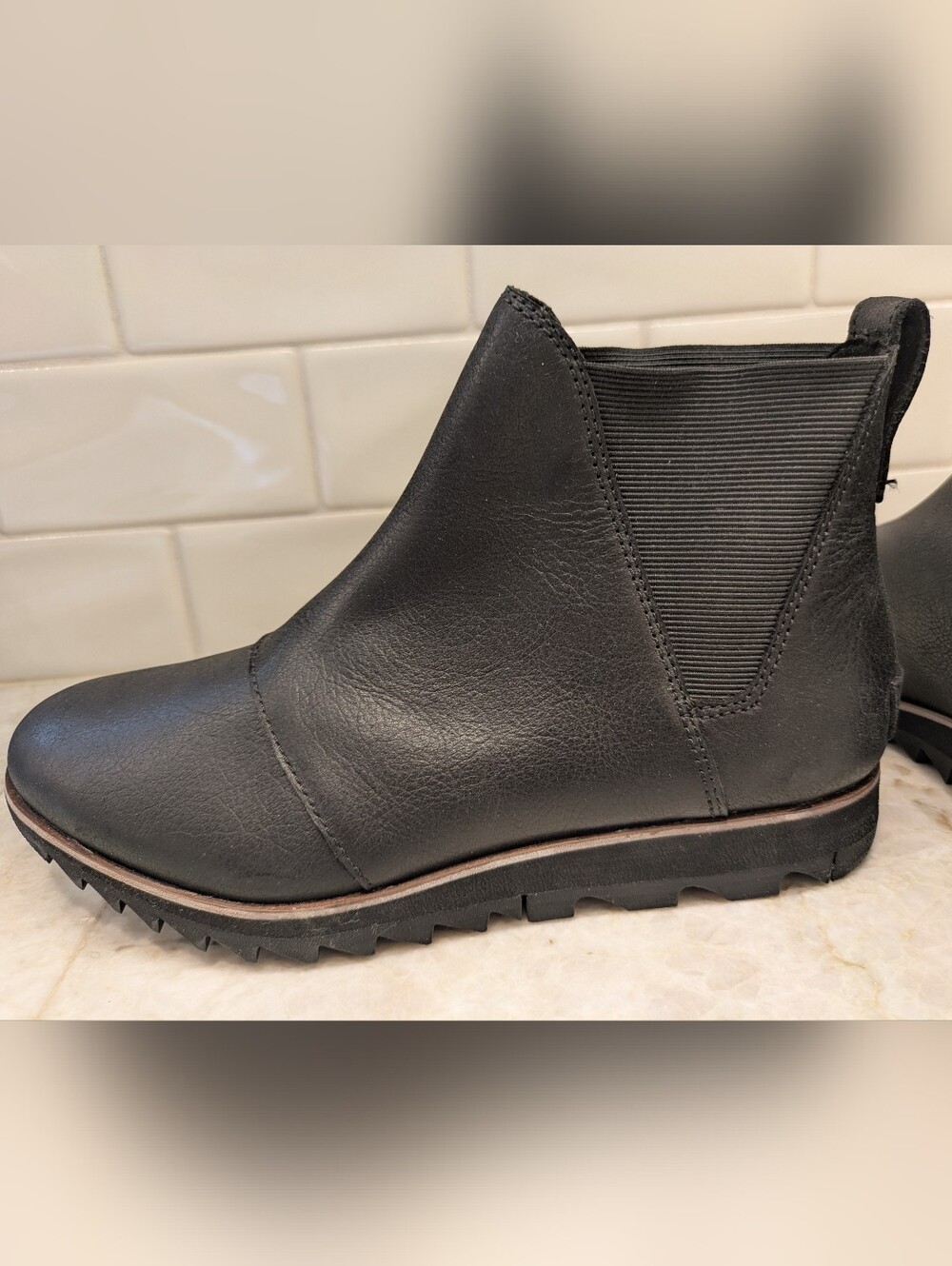 Sorel Harlow Black Leather Chelsea Boots ~ Sz 7.5 - Picture 6 of 7